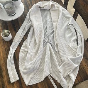 Lulu Lemon sweater size 6